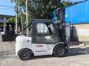 Chariot élévateur TCM 5 T d'occasion Moteur diesel à mât 3 étages de 5 tonnes, faible durée, hauteur de levage de 4000mm, bien entretenu, prêt à fonctionner - Product Image 5