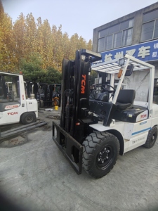 รถยกดีเซล <span class=keywords><strong>TCM</strong></span> FD50Z8 ขนาด <span class=keywords><strong>5</strong></span> ตัน สภาพดีเยี่ยม เหมาะสำหรับงานก่อสร้าง - รถยกแบบเครื่องยนต์สันดาปภายในมือสองสำหรับขาย - Product Image 4