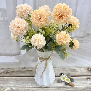 Boule de fleurs artificielles Queyiyi, 7 branches, bord frisé en forme de ressort, décoration de mariage et de maison - Product Image 4