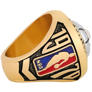 Vente en gros d'usine : Bagues de championnat des <span class=keywords><strong>New</strong></span> <span class=keywords><strong>York</strong></span> Knicks 1970 pour fans, bijoux classiques en alliage de zinc plaqué or, pour cadeau d'anniversaire ou de fête - Product Image 4