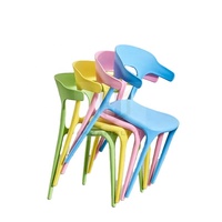 Chaises de salle à manger modernes en plastique PP empilables pour la vente en gros
