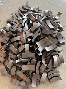 Vente en gros usine : <span class=keywords><strong>Tête</strong></span> de coupe <span class=keywords><strong>diamant</strong></span>ée, <span class=keywords><strong>segment</strong></span> de <span class=keywords><strong>foret</strong></span> <span class=keywords><strong>à</strong></span> paroi mince, tranchant et résistant <span class=keywords><strong>à</strong></span> l'usure pour le perçage de maçonnerie - Product Image 2