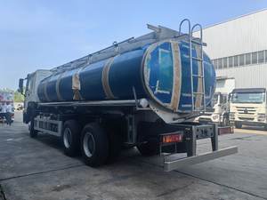 Camion-citerne pétrolier d'acier inoxydable de SINOTRUK Howo 6X4 avec le prix de haute qualité et de <span class=keywords><strong>promotion</strong></span> - Product Image 4