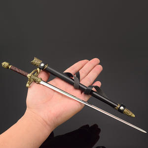 Lujo promocional Metal espada Katana juegos tronos aguja personalizada publicidad llaveros para fanáticos del juego - Product Image 3