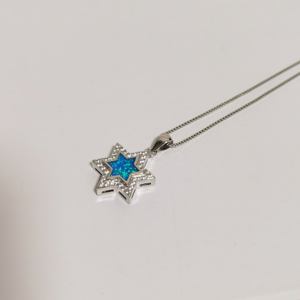 สร้อยคอจี้หกเหลี่ยมโอปอล ชุบโรเดียม สร้อยคอแบบกล่อง จี้โอปอลสีน้ำเงินและสีขาวสำหรับสวมใส่ทุกวัน - Product Image 6