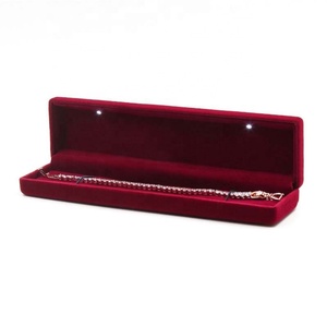 Caja de Joyería de Cartón con Terciopelo para Niñas, con Logotipo Personalizado - Product Image 1