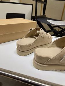 Sandales d'extérieur originales de luxe neuves Uggs à semelle épaisse avec fonction antidérapante, styles pour hommes et femmes, sandales à enfiler - Product Image 3