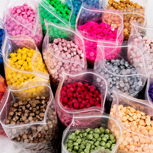 Perles de cire 96 couleurs <span class=keywords><strong>500g</strong></span> emballées avec un sac de cire à cacheter emballé avec un sceau de cire octogonal - Product Image 2