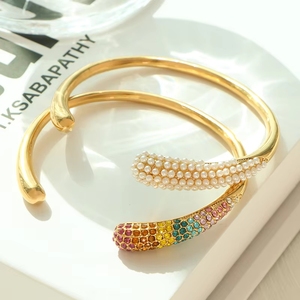 <span class=keywords><strong>Bracelet</strong></span> classique en strass de couleur tendance, <span class=keywords><strong>bracelet</strong></span> imitation perle, design féminin, acier titane plaqué or - Product Image 4