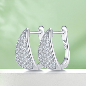 Vente en gros 0.57CT D VVS Mêlée Moissanite Huggie Boucles d'oreilles en argent sterling 925 plaqué or blanc 18 carats Bijoux pour femmes à la mode - Product Image 3