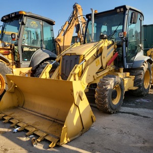 รถตักล้อยาง LIUGONG CLG777A ขับเคลื่อน 4 ล้อ 8.4 ตัน 74.5 กิโลวัตต์ เครื่องยนต์ Perkins ถังขนาด 1 ลูกบาศก์เมตร มาตรฐาน EPA Tier 3 เครื่องจักรก่อสร้าง รถขุดตัก - Product Image 3