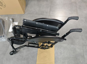 Fauteuil roulant de sport manuel en alliage d'aluminium pliable et multifonctionnel ultra-léger pour handicapés adultes facile à transporter en toute sécurité voyage - Product Image 6