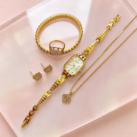 Montre à quartz tendance pour femme avec cadran ovale de 30 mm, bracelet, bague, collier, boucles d'oreilles, ensemble de bijoux en cadeau
