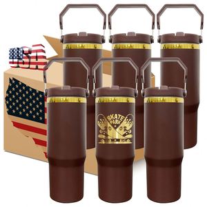 Lot de 20 Bouteilles d'eau isothermes 30oz avec paille et couvercle à clapet, personnalisables avec logo, finition dorée, revêtement en poudre chocolatée, et poignée portable - Product Image 1