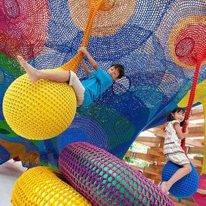 Buntes Kletterseil-Netz Weiches Spiel-Honeycomb-Labyrinth Trampolin Häkel-Kinder-Indoor-Regenbogen-Baum Kinder-Spielplatz Netz-Wand - Product Image 3
