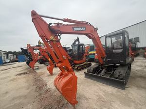 Excavatrice Doosan DH55 d'occasion, 5,5 tonnes, petite pelle hydraulique sur chenilles, d'origine coréenne, en bon état, faible nombre d'heures de fonctionnement - Product Image 3