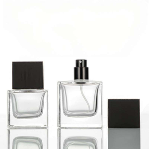 Botella de Perfume Cuadrada de Vidrio de Lujo de 50 ml con Tapa de Madera - Product Image 6