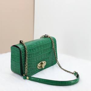 Borsa a tracolla da donna in pelle <span class=keywords><strong>rosa</strong></span> goffrata di coccodrillo di lusso di nuova moda 2025 - Product Image 3