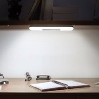 Lumière moderne à détecteur de mouvement rechargeable 2W LED 3 couleurs à distance pour le salon, l'auberge, la détection magnétique, la lumière d'armoire 3 couleurs