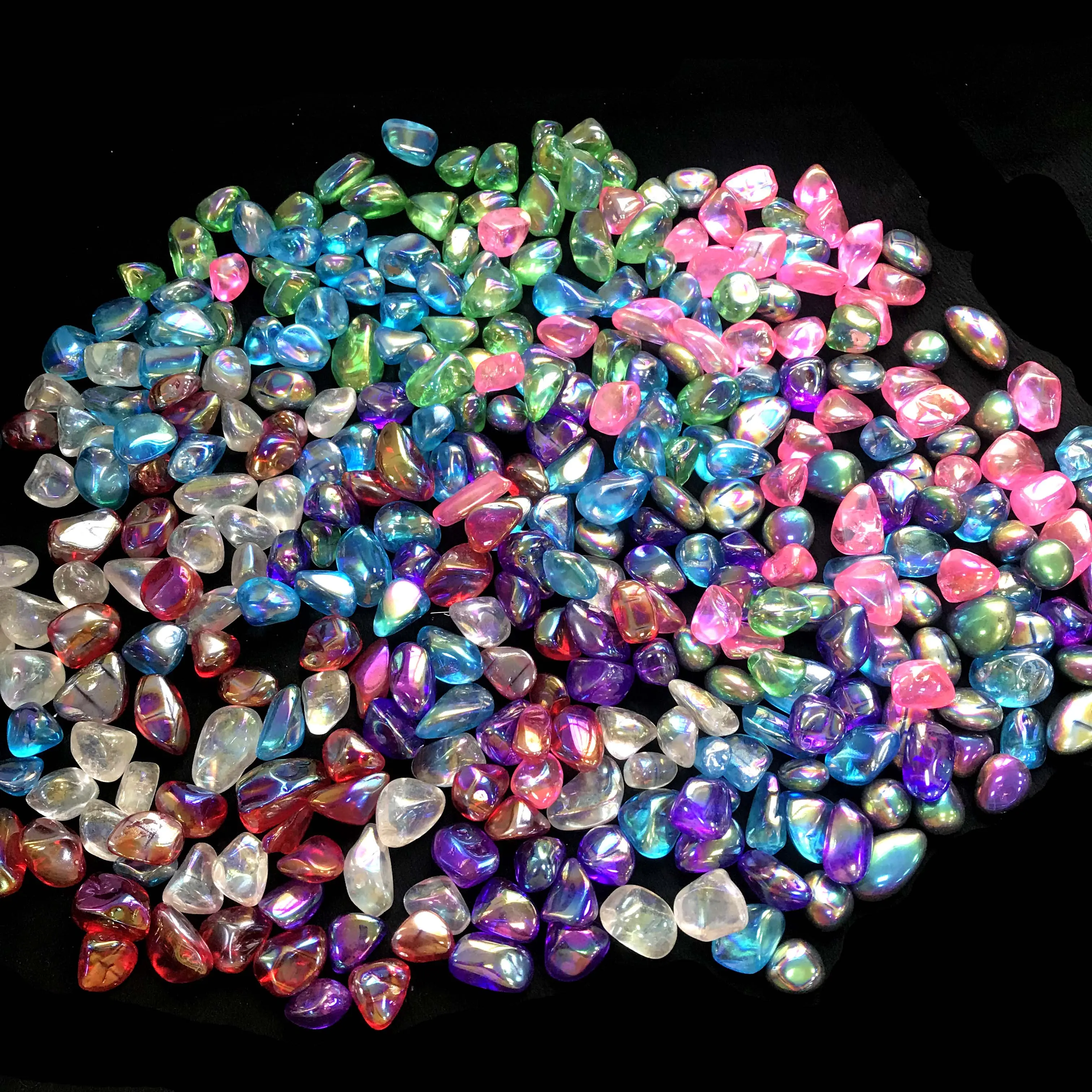 Ucuz doğal titanyum şeffaf kuvars çakıl melek Aura kristal eskitme taşlar