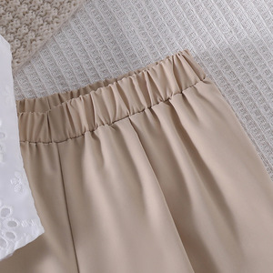 Ensemble d'été 2026 pour filles, style français haut de gamme, en polyester, avec gilet ajouré au crochet et <span class=keywords><strong>short</strong></span>, couleur unie, pour enfants - Product Image 4