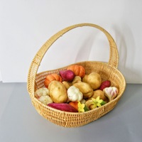 Panier de rangement ovale en rotin tressé avec cadre en fer et panier à fleurs portable en plastique PP pour fruits, collations et cadeaux
