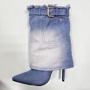 Botines Cortos Personalizados de Tacón Alto con Flecos, de Mezclilla Ligera, para Mujer, con Tacones de Aguja Finos y Hebillas - Product Image 4