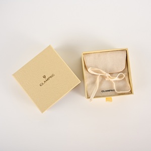 Caja de Joyería Texturizada Beige con Logotipo Personalizado, con Bolsa de Algodón, Juego de Caja de Regalo de Cartón Rígido de Lujo para Collar, Anillo y Pulsera - Product Image 1