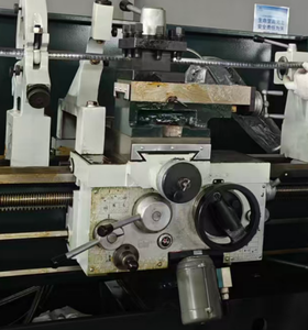 最大ワークピースの長さ1000mm、スピンドル速度24〜1600 RPMのCD6260C水平ヘビーデューティメタル旋盤 - Product Image 4