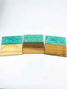 Posavasos Rústicos Elegantes de Resina Natural y Madera que Protegen las Superficies de los Muebles de Manchas de Agua, Marcas de Calor y Derrames Diarios - Product Image 6