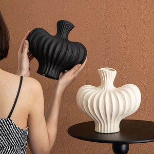 Nuevo jarrón <span class=keywords><strong>de</strong></span> plástico Decoración <span class=keywords><strong>DE</strong></span> LA MESA DEL HOGAR Florero blanco irregular avanzado Tira Jarrones <span class=keywords><strong>de</strong></span> plástico - Product Image 2