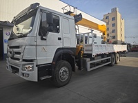 Truk Derek Terpasang Kendaraan Euro2 Euro3 HOWO 371HP 400HP 460HP dengan Crane Hydraulic Telescopic Boom Loader Crane