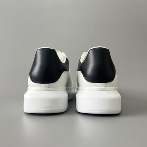 Sneakers en cuir blanc inspirées des créateurs de luxe, semelle surdimensionnée, chaussures plateforme pour hommes et femmes - Product Image 3