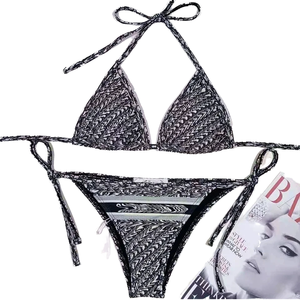 Conjunto de Bikini de Marca de Diseño de Lujo, Traje de Baño de Dos Piezas con Estampado de Letras y Diseño Sexy para la Playa - Product Image 1