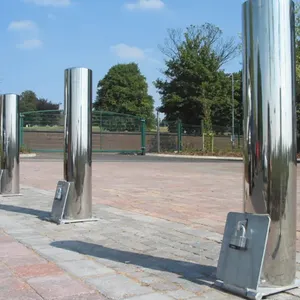 Barrières de sécurité en métal avec bornes de sécurité extérieures amovibles/fixes en acier inoxydable pour le stationnement routier