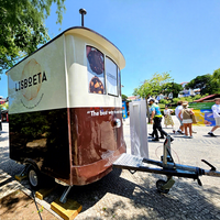 Food Truck Compact Entièrement Équipé pour Pizza et Glaces avec Station de Bonbons et de Chips pour Événements Universitaires, Festivals et Food Trucks