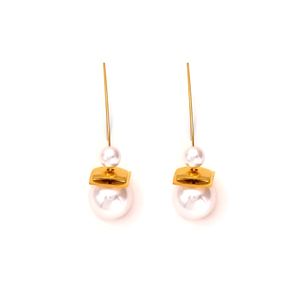 Pendientes de Perlas de Acero Inoxidable 316L con Baño de Oro PVD, Diseño de Gota, Resistentes y Sostenibles - Product Image 2