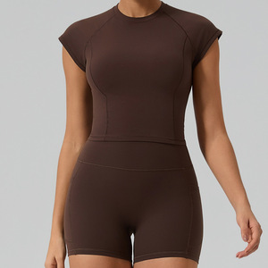 Ensemble 2 pièces de yoga et fitness pour femmes, séchage rapide, polyester/nylon, col rond, taille élastique, haut à manches courtes, short, dos ouvert, OEM ODM - Product Image 6