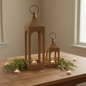 Ensemble de 2 lanternes décoratives en bois, lanternes à bougies rustiques en bois <span class=keywords><strong>pour</strong></span> la décoration intérieure et extérieure, lanternes de style farmhouse <span class=keywords><strong>pour</strong></span> la terrasse, le mariage - Product Image 1