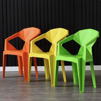 Chaise en polypropylène PP colorée, économique, moderne, avec dossier, pour jardin, mariage, café, salle à manger, restaurant, extérieur, robuste