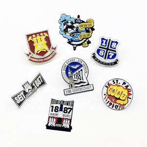 Fournisseur en gros Oneway : Mini épingles de revers mignonnes en émail souple doré, épingles souvenirs personnalisées, badges métalliques avec logo - Product Image 1