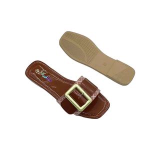 Los zapatos formales para damas más vendidos, zapatos de mujer baratos de PVC para África, zapatillas deslizantes impresas de diseñador personalizado - Product Image 1