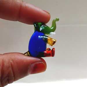 Figura de Elefante de Vidrio Soplado a Mano, Adorno Artesanal Colorido, Escultura Artística, Objeto Coleccionable Hecho a Mano, Decoración de Pascua, Rajasthan - Product Image 2