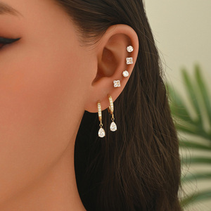 Pendientes de tuerca de moissanita VVS GRA de corte redondo con diseño de cola de pez de líneas simples, rellenos de oro de 14K, joyería de uso diario para mujer - Product Image 3