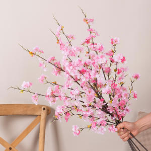 Branches de fleurs artificielles en soie très vendues pour la décoration de la maison et des mariages, branche de cerisier rose à quatre branches pour vase - Product Image 3