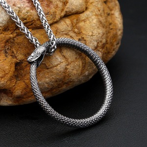 Ouroboros สร้อยคอจี้งูสำหรับผู้ชายสร้อยคอแบบเรียบง่ายทำจากสแตนเลสสายโซ่หนังงูเหลือมพังก์ร็อคปาร์ตี้สำหรับเพื่อนเครื่องประดับผู้ชายของขวัญที่ดีที่สุด - Product Image 2