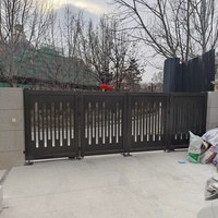 Op maat gemaakte vouwbare aluminium poort, moderne koperlook, weerbestendig, schuifdeur, geschikt voor villa, binnenplaats, hotel, commercieel gebruik