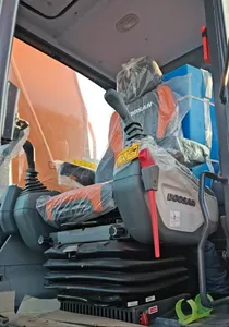 Excavadora de cadenas naranja DX380HD con etiqueta de emisiones IV, motor de bajo consumo y excavadora hidráulica - Product Image 4