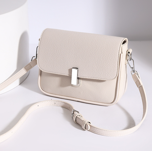 <span class=keywords><strong>Borsa</strong></span> a Tracolla da Donna in PU Effetto Ciottolato <span class=keywords><strong>Beige</strong></span>, Resistente, <span class=keywords><strong>con</strong></span> Patta e Catene, Minimalista per Uso Quotidiano - Product Image 4