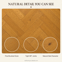 Plancher en bois certifié PEFC, motif en chevrons, pour projets de rénovation haut de gamme